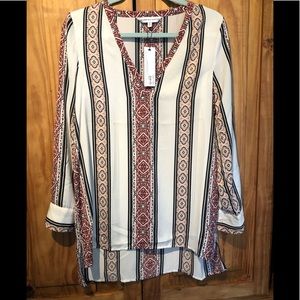 NWT Cupcakes and Cashmere high-low tunic. S or M